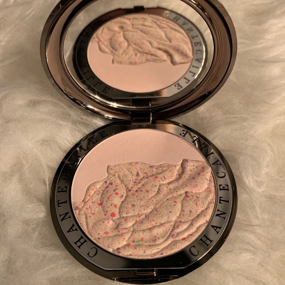 Chantecaille Les Petales De Rose Highlighter
